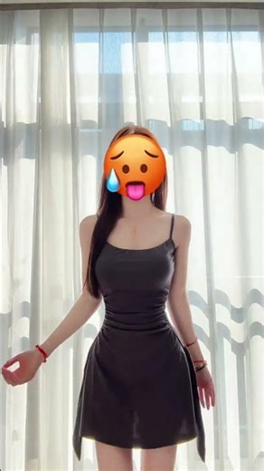 Effortless Glamour: Pear Shaped Halter Dress Showcase