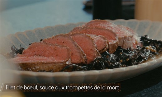 Filet de bœuf, sauce aux trompettes de la mort séché