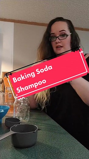 DIY Baking Soda Shampoo Recipe