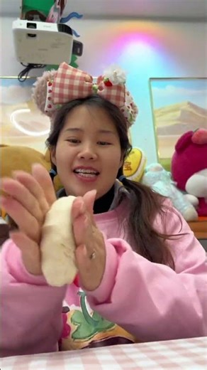 珍惜粮食 米莉娅用面代替粘土，被妈妈批评了#儿童 #搞笑