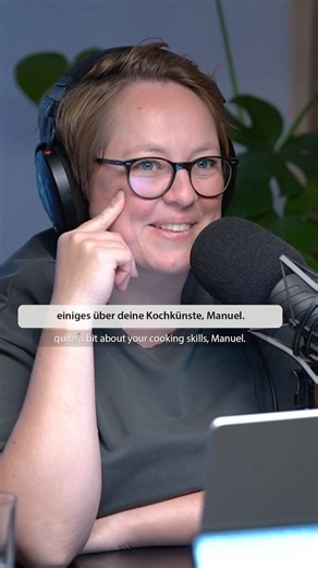 2.8K reactions · 128 shares | Manuel verrät uns im heutigen Podcast etwas über seine Pflanzenkenntnisse und Kochkünste. Wofür verwendet ihr Basilikum noch? Schreibt‘s uns in die Kommentare!  ️ Die ganze Episode findet ihr im Easy German Podcast (easygerman.fm) und in allen Podcast-Apps. #podcast #basilikum #basil #studygerman | Easy German | Facebook