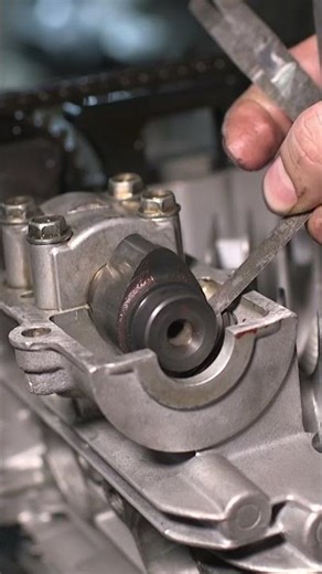 Suzuki GS550 #restoration | #cylinderhead and Engine Installation | Episode06