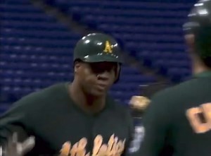 ⚾️On September 11, 2006 Oakland’s Frank Thomas goes yard in his sixth straight game, setting an A's franchise record. “The Big Hurt's” 36th home run, which comes off Twins' starter Carlos Silva, is nearly caught by center fielder Torii Hunter. This would be Thomas’ final home run of the season.⚾️ #TheBigHurt #BigFrank | Davenport Sports Network