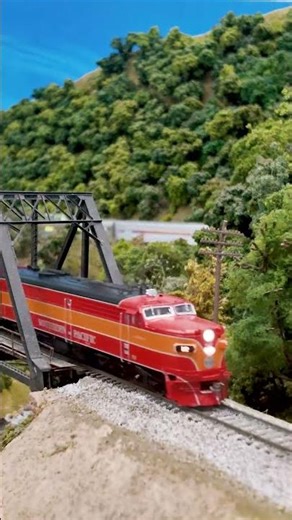 Amtrak and Southern Pacific through Niles Canyon in HO Scale