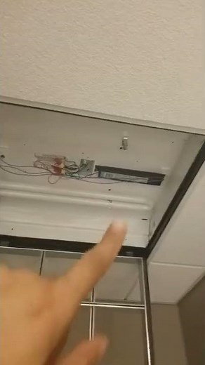 Fluorescent Light Troubleshooting and Ballast Fix #shorts #DIY #youtubeshorts