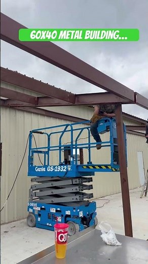 Steel Frame 60x40 Build #greennationgc #constructionlife #construction #dfwbuilder #metalbuilding