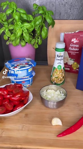 Nudelauflauf mit Tomate & Mozzarella | Leckeres Rezept von Vanessa Pantaleo