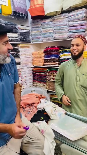 Imran Riaz Khan's Visit to Madina Crafts Gallery