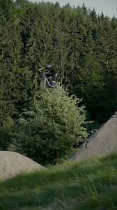 123K views · 4.5K reactions | Eliott Lapotre feeling right at home at The FEST series Polska  Sit back and enjoy the flight!  @cine_ghost // @alanperreard #wethirteen #ethirteeencomponents #ethirteenfamily #festseries #freeride | e*thirteen components | Facebook