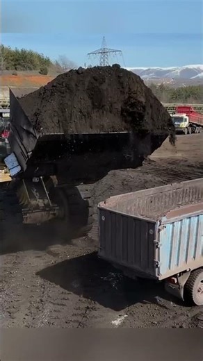 How to Actually Load Coal on Trucks with CAT 992G Wheel Loader 🏔️⛏️#shortsviral #excavator #mining