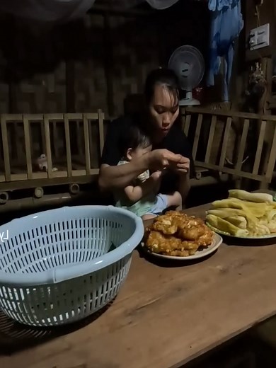 38K views · 944 reactions | Pouring concrete columns alone and making cornbread with my daughter. Part 36 | Single Mom | Facebook