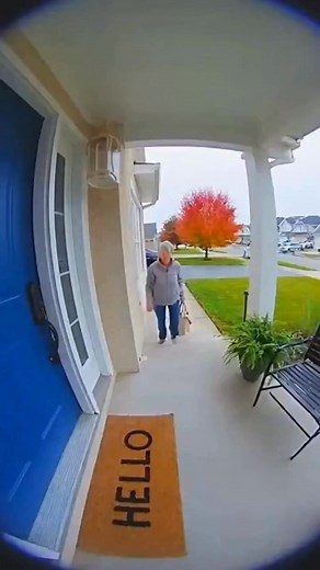 Need extra cash? Unlock the potential of your home’s equity! Use our easy, free calculator to see how much cash you could access without changing your current mortgage rate. | AmeriSave