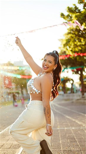 523K views · 30K reactions | Best pose ideas  Video by @victorphto . . . #photography #reels #mobilephotography #photoideas #reelsinstagram #creativephotography #fixthephoto #photographer #creative #posestips #poses #posingforthecamera #posingpractice #posebetter #poseideas | mobilephotographyfan | Facebook