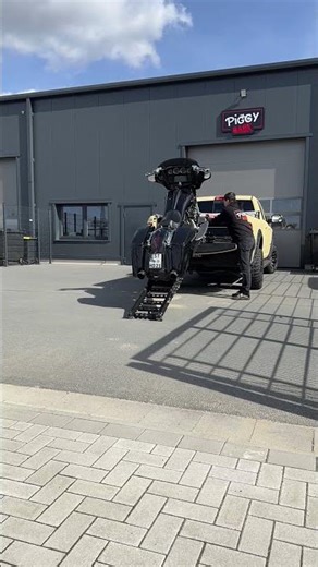 #bagger #harleydavidson #roadglide #streetglide #pickuptruck #ramtrucks #fordf150 #liftedtrucks
