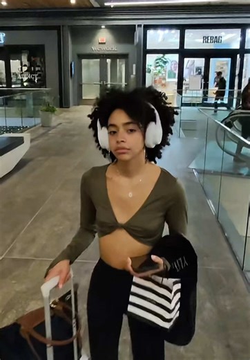 How to speak with confidence #rizz #confidence #pickup #girls #dkdannyy