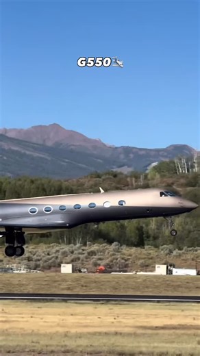 Jets 28 | Aviation | Seller | Transfer with Private Jet on Instagram: "🔱 Wonderful take-off by Gulfstream G550🛩️ 💢The G550🛩️ is a popular long-range business jet known for its impressive capabilities: ▪️Range: Over 6,750 nautical miles (12,501 km) ▪️Passenger capacity: Up to 19💺 ▪️Cruise speed: Mach 0.885 (610 mph / 981 kmh) ♨️ The G550🛩️ enables to fly nonstop between major global cities like London🏴󠁧󠁢󠁥󠁮󠁧󠁿, Tokyo🇯🇵, and Dubai🇦🇪 without refueling. It is powered by two Rolls-Royc