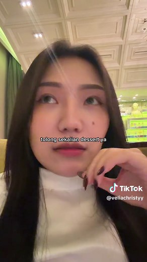 Begini Kisah Velia dan Donny di Thailand