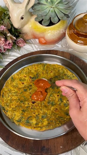 Deepa Vikram Rao on Instagram: "Gujarati style methi thepla #breakfastideas #breakfast #healthy #insta #reels [Main course,lunch,dinner,trending reels,trending,trending now,trending musically,hit songs,hit kannada songs,viral,viral reel,viral reels,likes,comment,follow,reels,chaas,kadhi,reel it feel it,insta,insta reels,instagram,insta like,insta daily,healthy ,healthy food]"
