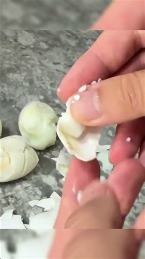 Stop Peeling Eggs Wrong! (Do This Instead) #kitchentips #shorts