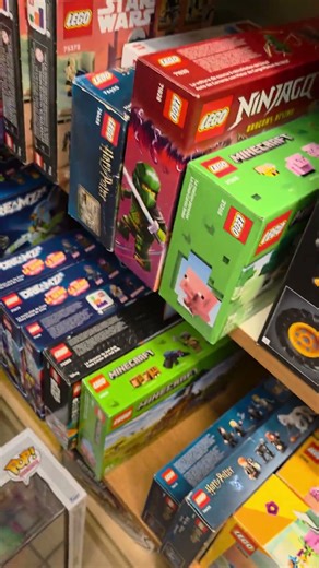 Lego Sergeant Jyn Erso 75119 set round in the wild at a toy store. She Retired in 2017 #legostarwars