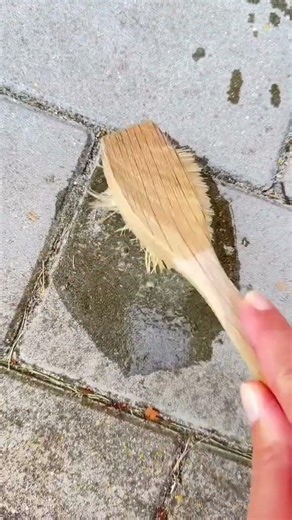 Tips for removing rust from your tiles 🤨 #tips #short #gavinefaster