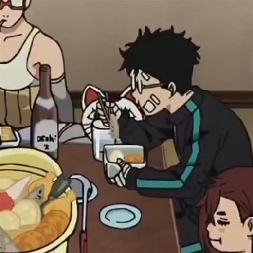 She stole okarun's food 😭😭I love how chaotic these family dinners are 😭