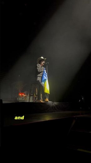 💙💛 #lp #lptour2025 #ukraine