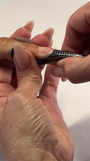 Sculpting nail forms