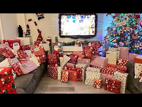 CHRISTMAS MORNING OPENING PRESENTS!