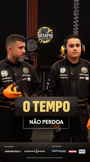 O tempo corre, a pressão aumenta e cada decisão pesa. ⏱️🔥 No terceiro episódio do Desafio Duas Rodas 2025, o time Pistão foi até o limite tentando fechar a prova, mas nem sempre a realidade da oficina cabe dentro do cronômetro. Daqui a pouco tem episódio novo no ar! Assista ao quarto episódio, às 20h, no YouTube da Magnetron. ⚡ Apoio: @chiptronic.moto @motulbr @tekbond_oficial Realização: Magnetron e @academia2rodas CERTIFICADO DE AUTORIZAÇÃO SPA/ME Nº 03.044286/2025 #DesafioDuasRodas #Desafio2