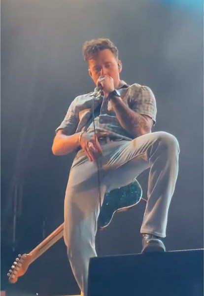 i wanna feel the heat from @Danny Jones - swansea bay, tunes at the bay 2nd may 2025 #dannyjones #mcfly #mcflylive #summer2025 #mcflysummer