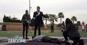 Lucifer chante Queen dans ce premier aperçu de l'épisode musical