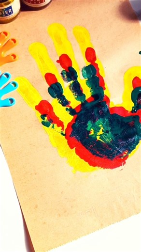 family time ♥️✋ #handprintart #art #watercolor #diy #love #family