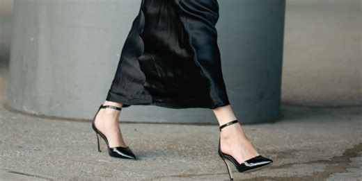 La falda midi negra de C&A que te hace triunfar  y que solo vale 17€