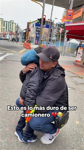 #camioneros🇨🇴🇺🇸🇻🇪🇲🇽🇪🇨 #turberosdecorazón🥰🥰💯💪💪🚚💨🚛 #turberosconestilo🔥🚛 #camionerosporelmundo🇪🇨💯❤