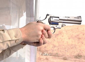 Shooting the New Colt Python