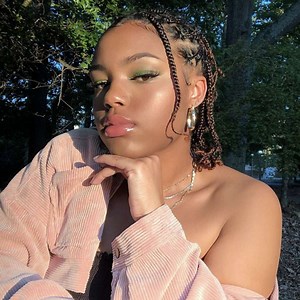 How to Create Mini Twists and Braids at Home