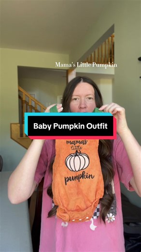 How precious is this little baby outfit!! #babyfalloutfit #babypumpkinoutfit #babypumpkinpatch #babyromper