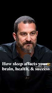 Andrew Huberman explains how circadian rhythms govern our brain states. An excerpt from the ultimate sleep compilation featuring Andrew, Bryan Johnson, Matthew Walker, and Simon Hill. Get on top of your sleep. Episode 923. ✌🏼🌱💤 – Rich | Rich Roll