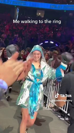 Fun Yodeling with Haley - Walking to the Ring