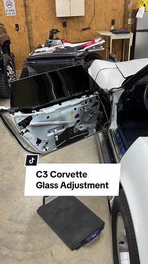 Assembly manual method for C3 corvette door glass adjustment explained, 1978 corvette #morebetter #musclecars #classiccars #chevy #corvette #C3 #fixed #adjustment #door #window #glass #weatherstrip #powerwindows #explained