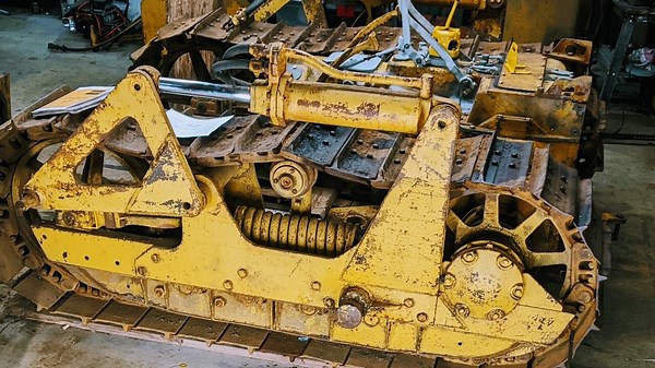 Cat D4 Undercarriage Work – Repair & Maintenance