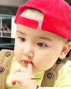 Aww So Cute 🥰❤️ You Can't Ignore Her Cuteness 🤗❤️🥀 | Ｈａｐｐｉｎｅｓｓ