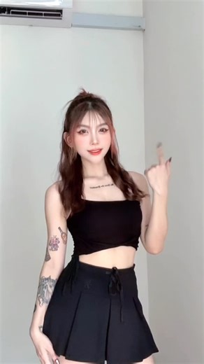 Doris Yeoh on Instagram: "Bass Down Low 又有新的版本啦 ～ #抖音歌曲 #越南鼓 #越南鼓卡点舞又上新了 #bassdownlowchallenge #卡点舞蹈 #卡点视频"