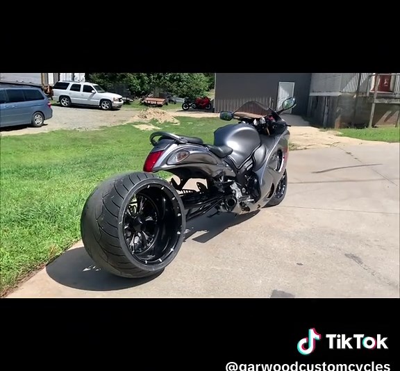 Stretched Hayabusa: Custom Cycles by C&S