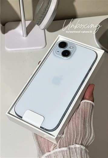 Unboxing the New iPhone 15 Experience