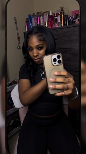 Hours Of Pretty🎀 on Instagram: "Take These Pin Up Curls Down W/Me🥰🥰 #chicagohairstylist #pinupcurls #middlepart #quickweave #hairstylist"