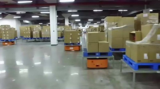 海康威视自主研发出领先的机器人智能仓储物流系统