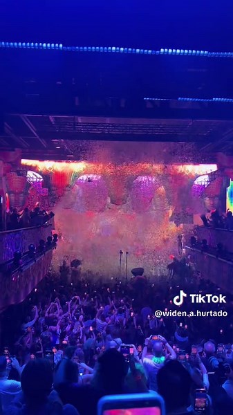 Experience El ROW EN at UNVS in Ibiza