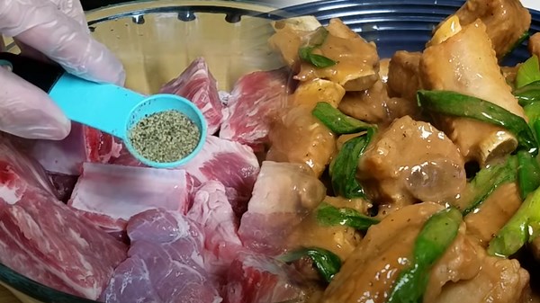 Tender And Juicy Spare Ribs Bursting With Taste